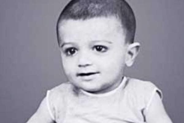 இந்த புகைப்படத்தில் இருக்கும் டாப் நடிகர் யார் தெரியுமா.. இதோ பாருங்க | Top Actor Childhood Picture இந்த புகைப்படத்தில் இருக்கும் டாப் நடிகர் யார் தெரியுமா.. இதோ பாருங்க | Top Actor Childhood Picture