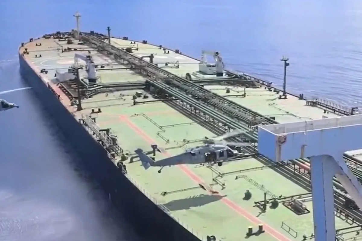 மத்திய கிழக்கிற்கு வந்த மூன்றாவது கப்பல்... ஈரானுக்கு நெருங்கும் நேரம் : எச்சரிக்கும் ட்ரம்ப் | Trump Won T Turn War In Iran Into Nuclear Conflict