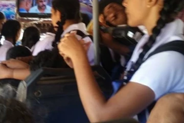 பாரிய விபத்தில் இருந்து தெய்வாதீனமாக தப்பிய பாடசாலை மாணவர்கள்!