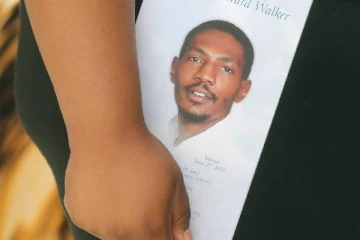 46 முறை துப்பாக்கியால் சுடப்பட்ட கருப்பின இளைஞர்: வெளிவரும் பகீர் பின்னணி