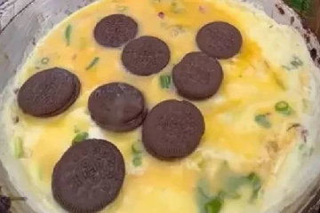 பிஸ்கெட்டை கொண்டு ஆம்லெட்.. கதிகலங்க வைத்த சம்பவம் -வைரல் வீடியோ!