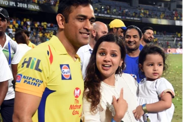 மனைவி சாக்‌ஷி கர்ப்பம்? தோனி மகிழ்ச்சி