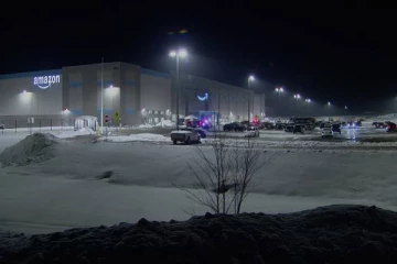 அமேசான் விற்பனை நிலையத்தில் கர்ப்பிணி பெண் ஒருவர் சுட்டுக்கொலை!