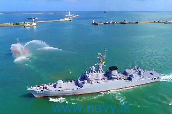கொழும்பு துறைமுகத்தில் நங்கூரமிட்டது அமெரிக்க போர் கப்பல் | A Us Warship Anchored In Colombo Harbour