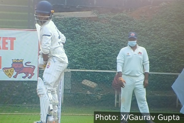 இந்திய கிரிக்கெட் வீரர் சர்ப்ராஸ் கான் மருத்துவமனையில் அனுமதி: சிக்கலில் மும்பை அணி | Indian Cricketer Sarfaraz Khan Was Hospitalised