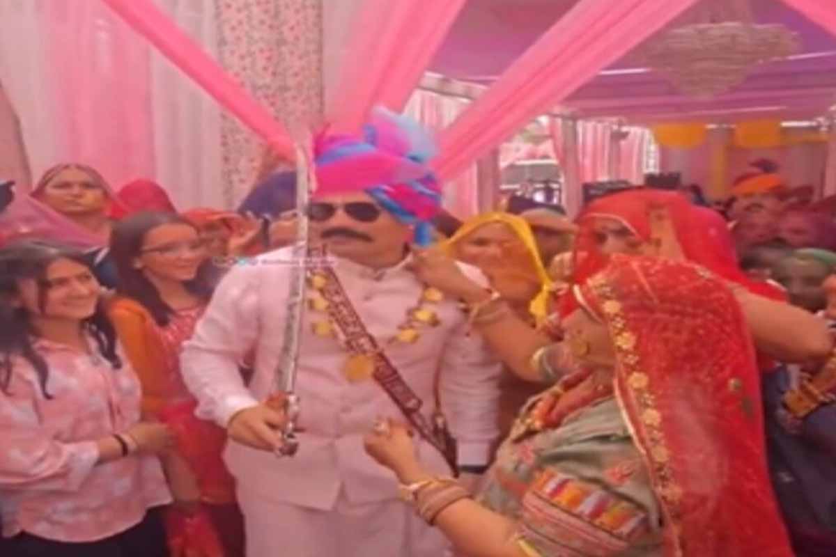 Doodh Pilai Ritual: மணமகனுக்கு தாய்ப்பால் கொடுத்த அம்மா! | Doodh Pilai Ritual Viral Video Doodh Pilai Ritual: மணமகனுக்கு தாய்ப்பால் கொடுத்த அம்மா! | Doodh Pilai Ritual Viral Video