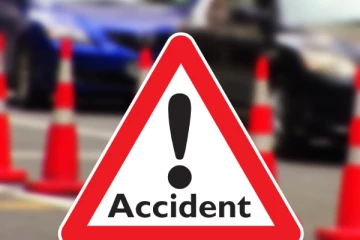 விபத்தில் தந்தை பலி ; தாய், பிள்ளைகள் படுகாயம்