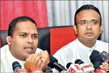 ஹரின்,மனுஷ அமைச்சு பதவிகளிலிருந்து விலகினர்