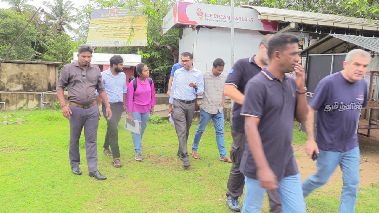 தமிழர் பகுதியிலுள்ள முக்கிய பாலம் குறித்து சர்வதேச அதிகாரிகளின் ஆய்வு நடவடிக்கை 3 Gallery