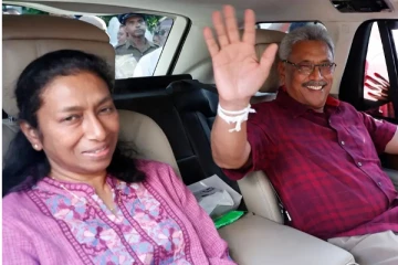 கையில் கிடைத்த நான்கு பைகளுடன் சுரங்க பாதையால் தப்பியோடிய கோட்டாபய (VIDEO)