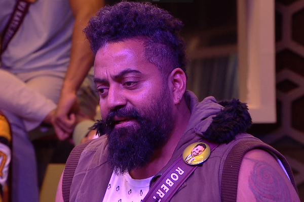 கணவரை பிரிந்த ரச்சிதாவிற்கு ரூட்டு போட்ட வனிதாவின் முன்னாள் காதலர்.. அதுவும் இவ்வளவு ஒப்பனவா | Robert Flirt With Rachita