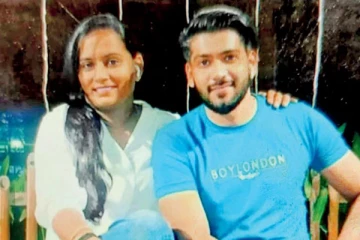 நடு இரவில் திருடனுடன் ஹோட்டலில் பெண் போலீஸ் - அதிகாலையில் அலறவிட்ட அதிகாரிகள்!