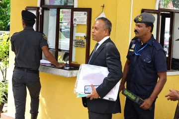 හිටපු මන්ත්‍රී චන්දිම වීරක්කොඩි හදිසියේම අල්ලස් කොමිසමට