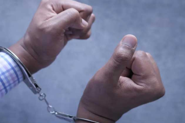 8 மில்லியன் மதிப்பான காரை திருடிய சந்தேக நபர் கைது | Suspect Held For Stealing 8M Car 8 மில்லியன் மதிப்பான காரை திருடிய சந்தேக நபர் கைது | Suspect Held For Stealing 8M Car