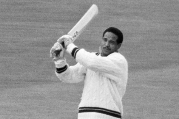 ஒரே ஓவரில் 6 சிக்ஸர்கள் அடித்த வீரர்கள் - யுவராஜ் சிங் முதல் அப்பாஸ் அப்ரிடி வரை | List Of Batsmans Hit 6 Sixes In An Over ஒரே ஓவரில் 6 சிக்ஸர்கள் அடித்த வீரர்கள் - யுவராஜ் சிங் முதல் அப்பாஸ் அப்ரிடி வரை | List Of Batsmans Hit 6 Sixes In An Over