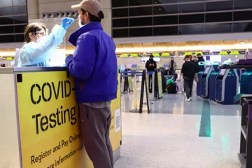 இலங்கையிலும் நுழைந்தது  ஒமிக்ரோன் ; பேரச்சத்தில் மக்கள்!