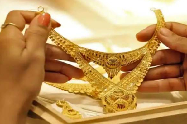 Today Gold Rate: மீண்டும் மீண்டும் உச்சம் தொடும் தங்கத்தின் விலை! கவலையில் நடுத்தர மக்கள் | Gold Rate December 20 2025 India And Srilanka