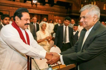 நான் எதிர்க்கட்சி அல்ல :  சபையில் பகிரங்கமாக அறிவித்தார் ரணில்