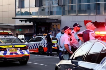 அவுஸ்திரேலியா வணிகவளாகமொன்றில் வன்முறை சம்பவம் ; அச்சத்தில் சிதறியோடிய மக்கள்