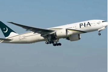 பாரீஸில் இருந்து கிளம்பிய விமானத்தில் பயணம் செய்த பெண் மாரடைப்பால் மரணம்!