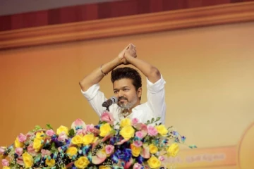 தமிழ்நாட்டின் முதலமைச்சராக பதவியேற்கிறார் விஜய்