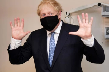 இங்கிலாந்தில்  4 வாரங்களுக்கு  ஊரடங்கு நீடிப்பு!