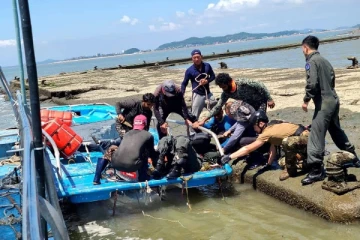 வெளிநாடொன்றில் உயிருக்கு போராடிய விமானிகளை காப்பாற்றிய இலங்கையர்கள்