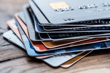 இலங்கையில் கடன் அட்டை பயன்படுத்துவோருக்கு மகிழ்ச்சித் தகவல்