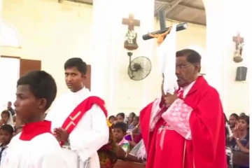 நாடளாவிய ரீதியில் முன்னெடுக்கப்பட்ட பெரிய வெள்ளி ஆராதனைகள்