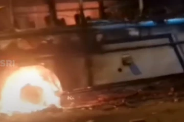 இலங்கையில் தீ வைத்து கொளுத்தப்பட்ட இராணுவ பேருந்து! கொந்தளித்த மக்கள்