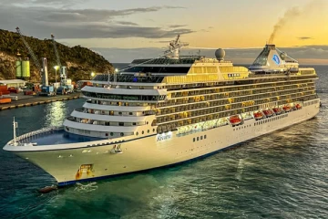 கொழும்பை வந்தடைந்த பிரமாண்ட கப்பல்