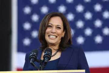 முதல் பெண் அதிபராக வரலாற்று சாதனை படைத்த  கமலா ஹாரிஸ் - கொண்டாடும் இந்தியர்கள்