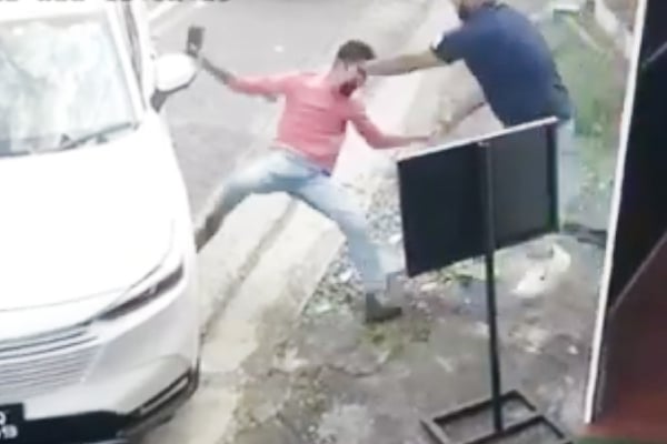 கொழும்பில் ஆசிரியர் ஒருவரின் கொடூர செயல் - தூக்கி வீசப்பட்ட இளைஞன் | Teacher Arrested For Attacking A Boy