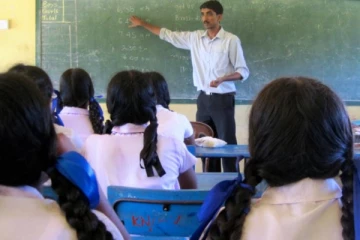 இலங்கை பாடசாலைகளில்  சீனமொழி!