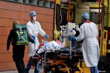 இங்கிலாந்தில் அச்சுறுத்தலாக மாறிவரும் ஒமிக்ரோன்! மற்றுமொரு திரிபு கண்டுப்பிடிப்பு