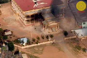 மியான்மர் மடாலயத்தில் படுகொலை: 3 புத்த பிக்குகள் உட்பட 22 பேர் பலி