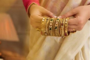 இறங்கிய வேகம்தான்.. அப்படியே எகிறிய தங்கம் விலை - எவ்வளவு தெரியுமா?