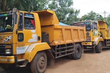 சட்டவிரோத மணல் கடத்தலில் ஈடுபட்டவர்கள் கைது