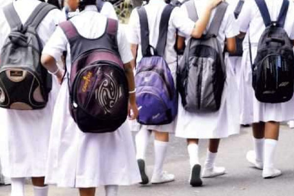மட்டக்களப்பில் தாலி கட்டிய பாடசாலை மாணவன்; ஒரு வருடமாக மறைத்து வைத்த மாணவி | School Boy Married School Girl