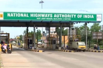 இன்று நள்ளிரவு முதல் அமலுக்கு வருகிறது டோல்கேட் கட்டணம் உயர்வு : அதிர்ச்சியில் வாகன ஓட்டிகள்..