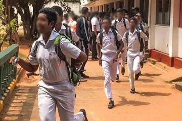 யாழ்.பிரபல ஆண்கள் பாடசாலையில் ஆசிரியரால் தாக்குதலுக்குள்ளான மாணவன் (Photos)