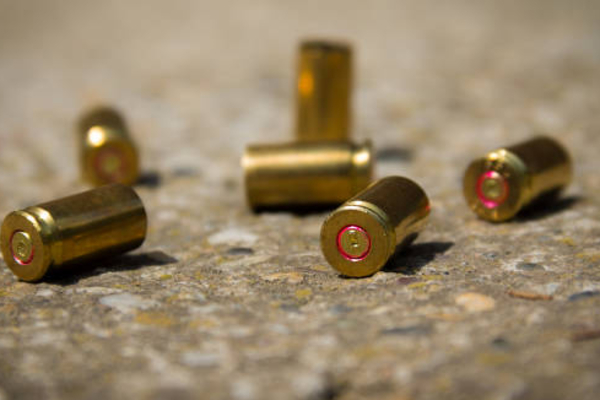 வீதியில் விழுந்த கிடந்த 15 தோட்டாக்கள் | 15 Bullets Found Lying On The Galle Road