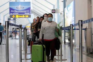 இந்திய சுற்றுலாப் பயணிகளின் வருகை மட்டுப்படுத்தப்படும்! - அமைச்சர் அறிவிப்பு