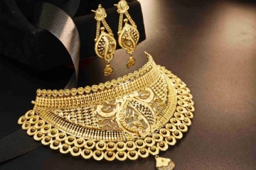 தங்கம் வாங்கலாமா எப்படி? இன்றைய நகை விலை நிலவரம்