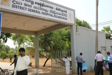 கிளிநொச்சி பொது வைத்தியசாலையில் ஆளணி பற்றாக்குறை: நோயாளர்கள் விசனம்(Photos)