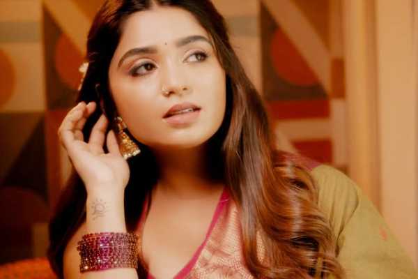 ஸ்கூல்ல ரெண்டு பேர் காதலிச்சாங்க..நான் வேறொருத்தன காதலிச்சேன்!! நடிகை கெளரி கிஷன்.. | Gouri Kishan Share Her Love Proposal Love Failure