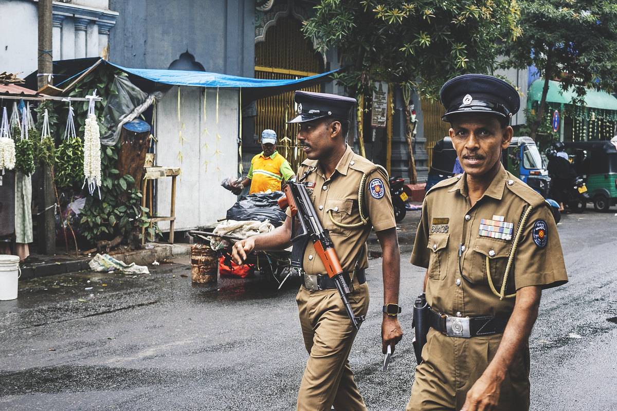 வெளிநாடுகளில் பதுங்கியிருக்கும் 226 குற்றவாளிகளுக்கு சர்வதேச சிவப்பு அறிவித்தல் | International Red Notice Issued To 226 Criminals வெளிநாடுகளில் பதுங்கியிருக்கும் 226 குற்றவாளிகளுக்கு சர்வதேச சிவப்பு அறிவித்தல் | International Red Notice Issued To 226 Criminals