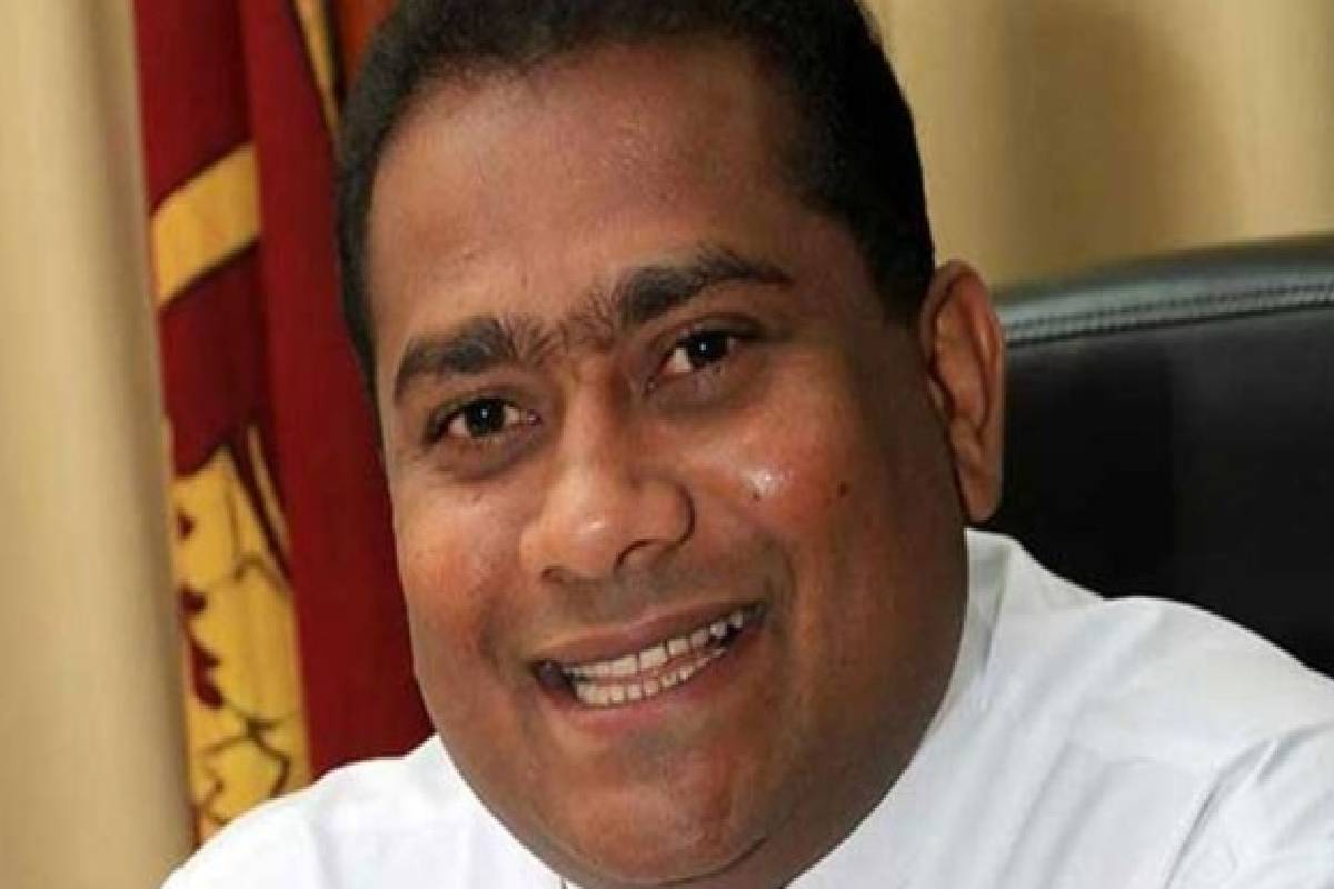 சுற்றுலா சென்ற இடத்தில் துப்பாக்கியுடன் முன்னாள் நாடாளுமன்ற உறுப்பினர் கைது..! | Former Mp Arrested With Gun