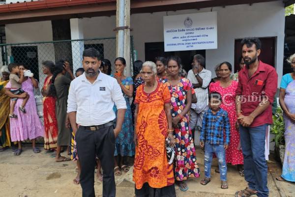 யாழில் காவல்துறையின் அடாவடி! கொடூர தாக்குதல் - தக்க பாடம் புகட்டிய மக்கள் | The Reckless Actions Of The Vaddukottai Police