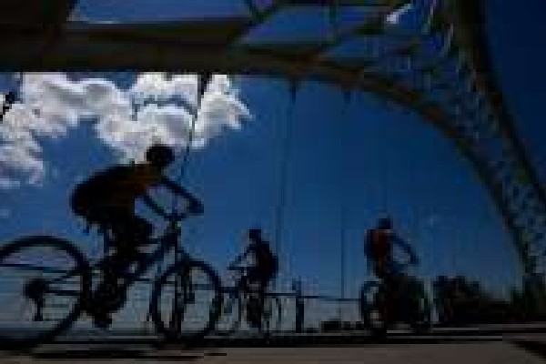 ரொறன்ரோவில் வெப்பநிலை தொடர்பில் வெளியான அறிவிப்பு! | Temperatures Could Approach 30 C In Toronto